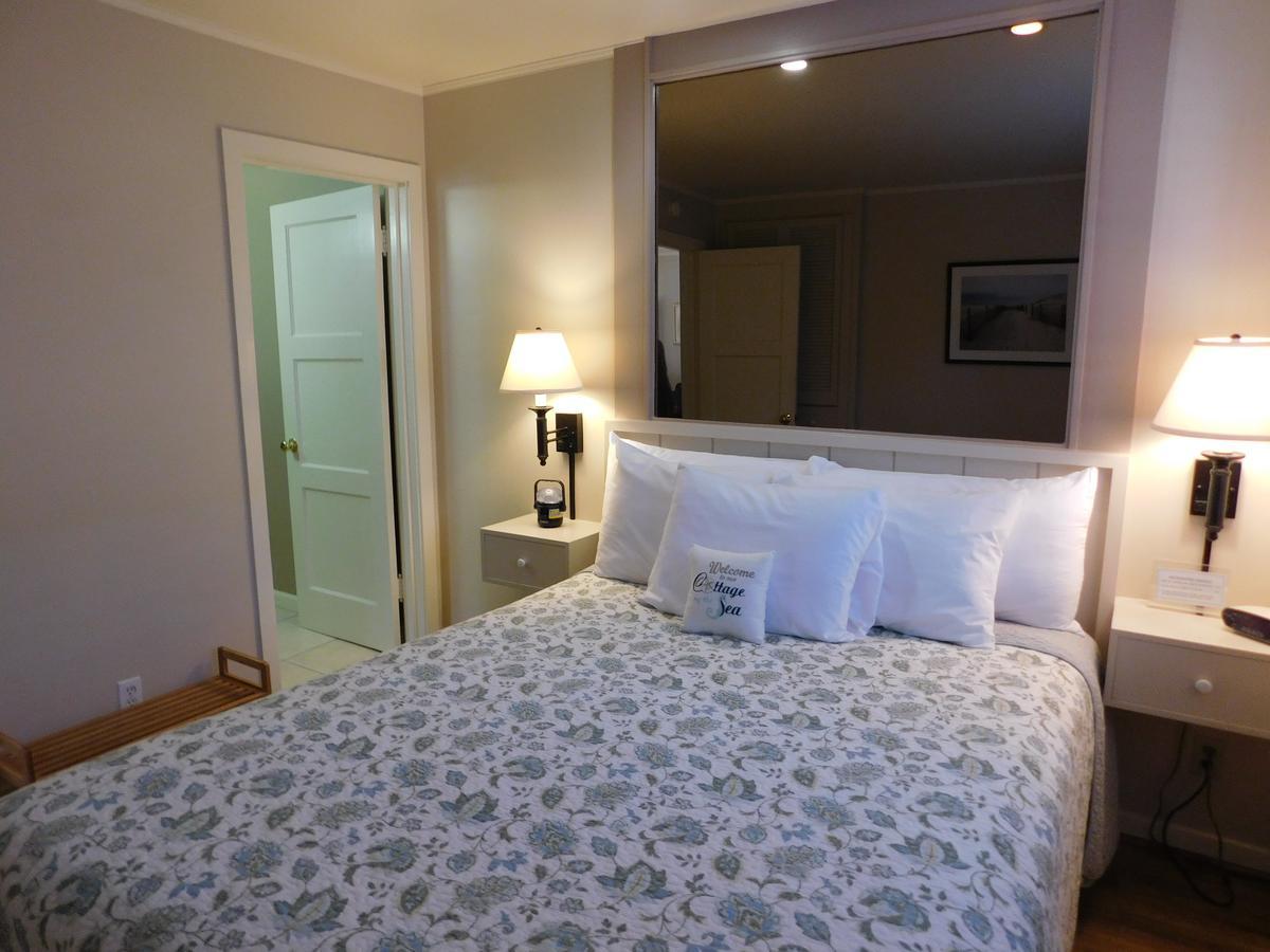 Pine Acres Lodge Пасифик Гров Экстерьер фото